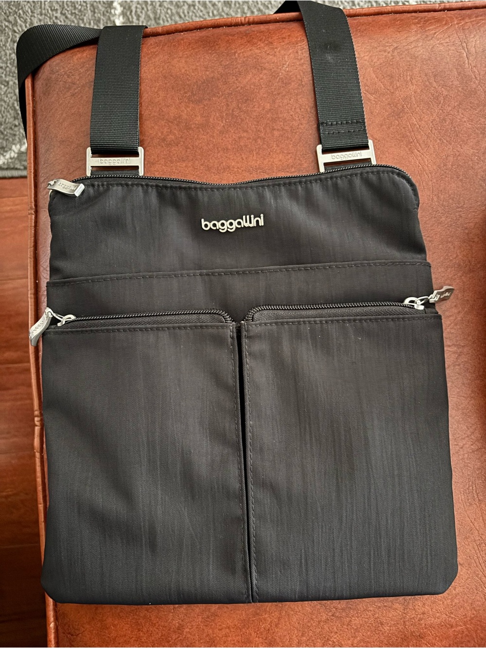 Baggallini Black Crossbody Organizer Bag